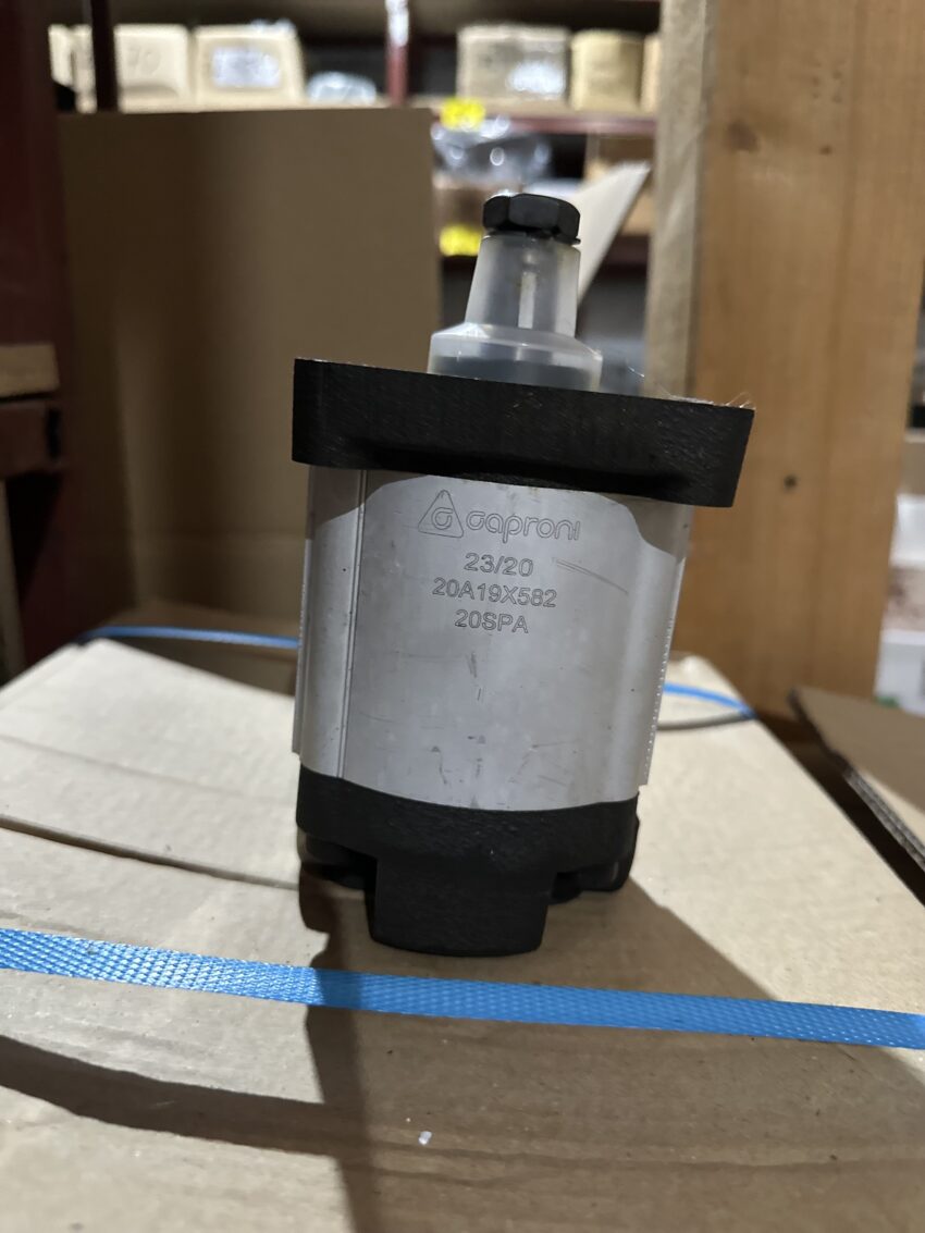 HIDRAULIČKA ZUPČASTA PUMPA CAPRONI-20A19X582N SA VENTILOM KONS. PROTOKA